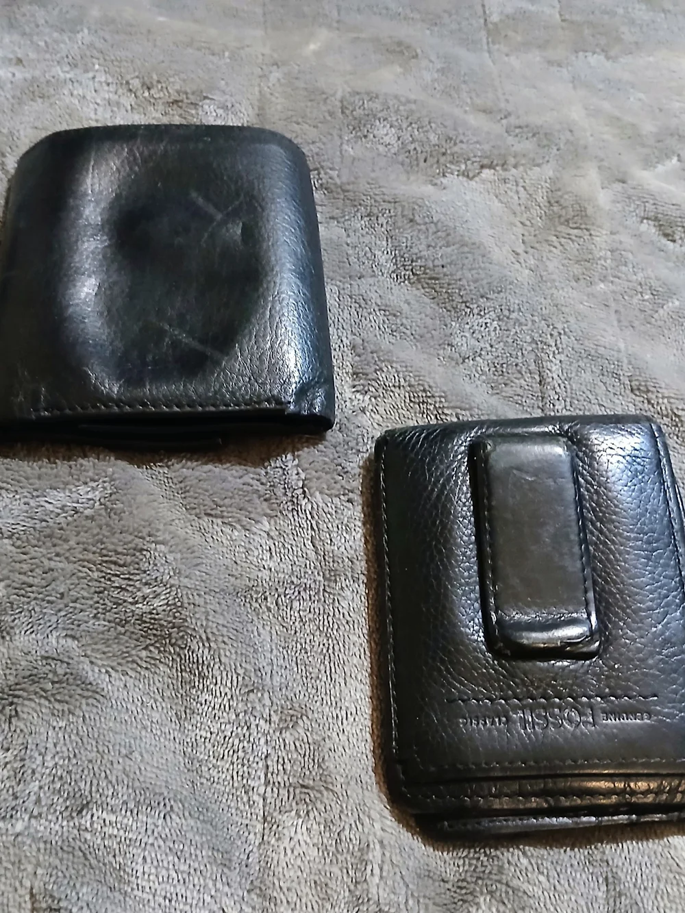 2 Mens Leather Wallets Trifold and Bifold Black. Like New